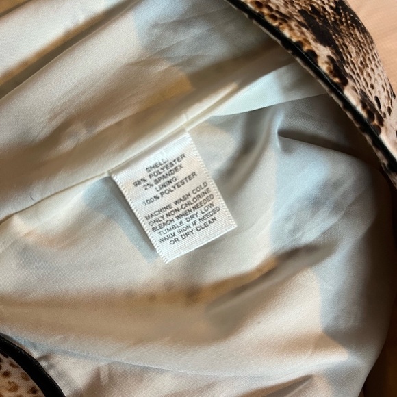 White House Black Market floral snakeskin Skirt Sz 00 - Picture 10 of 12